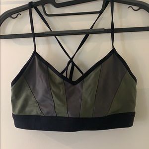Alo yoga sports bra
